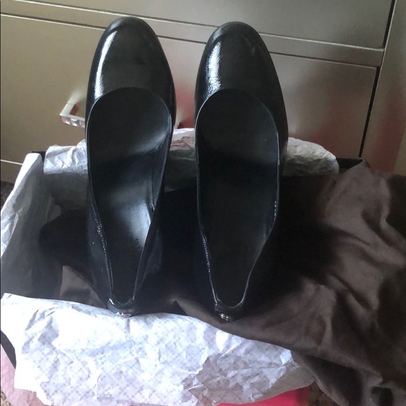 Authentic Gucci Patent Leather Wedges - Picture 2 of 6